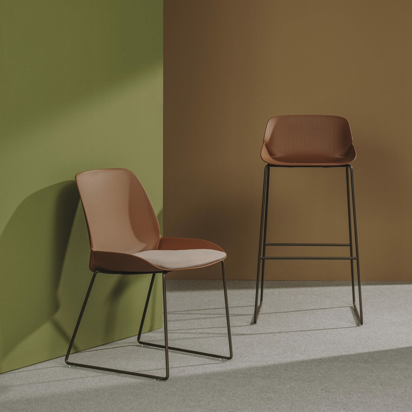 nuez-outdoor-barstool-andreu-world-1-scaled