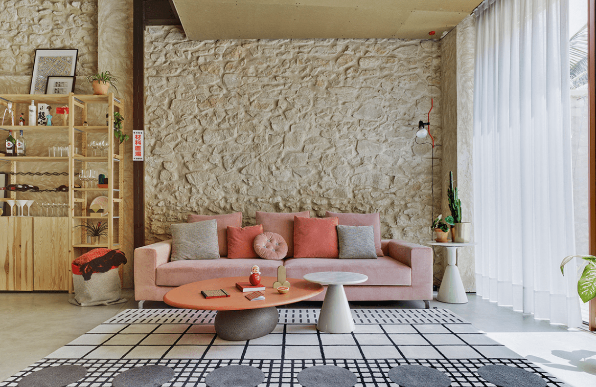 comodidad-sofa Sofá rosa en Green Iluminación&Deco