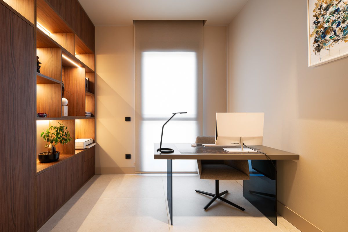 35 Estudio o despacho de estilo minimalista Calma House